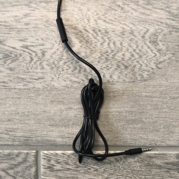 G by Guess headphones black on ear wired NWT headphones Guess - Picture 12 of 15